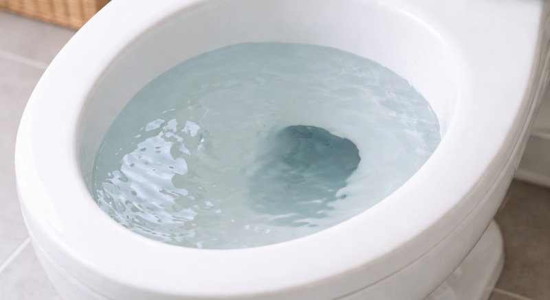 トイレの水位が通常より高い状態(詰まりかけのサイン)